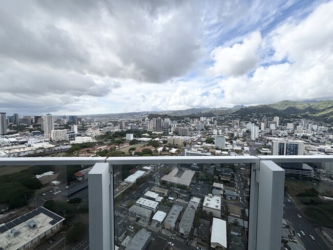 Building Photo - 1296 Kapiolani Blvd