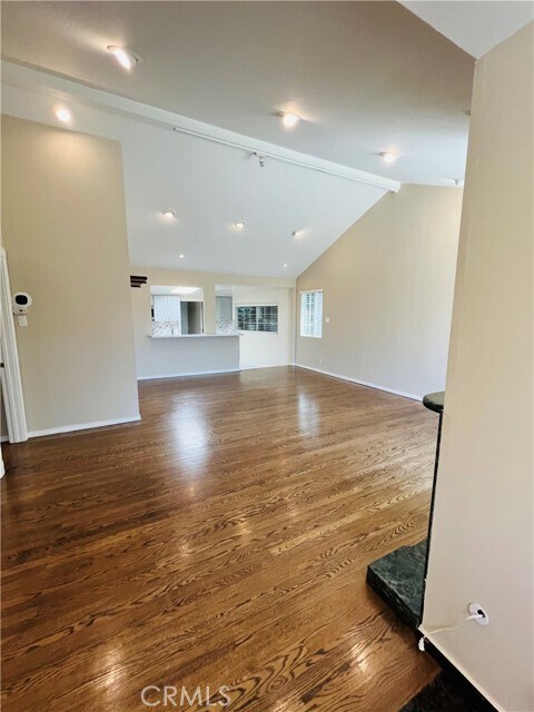 Building Photo - 729 Orange Dr
