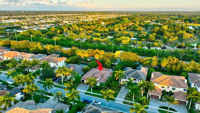 Building Photo - 17662 Cadena Dr