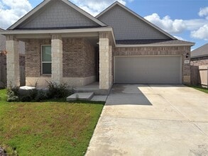 Building Photo - 204 Skipping Stone Run