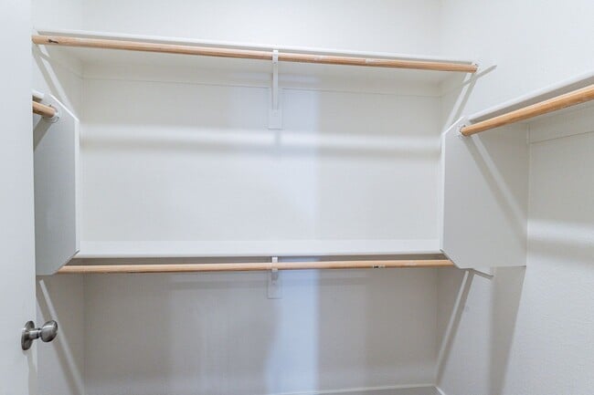 Building Photo - Move right in to your dream home!
