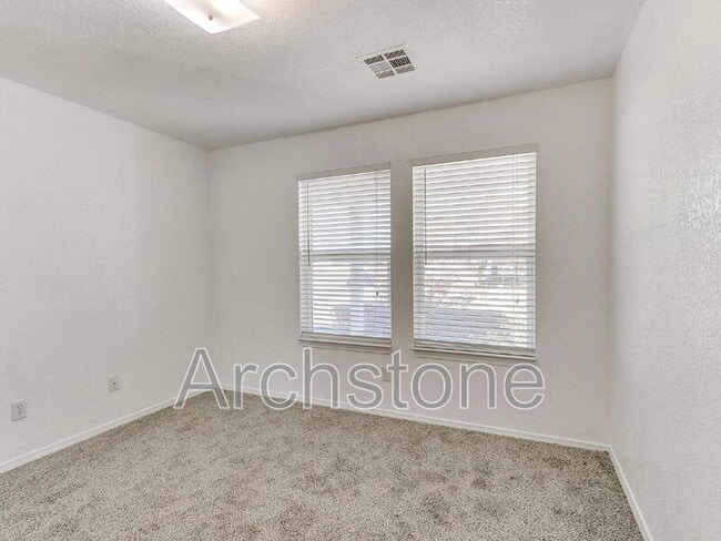 Building Photo - 5508 Del Creek Rd