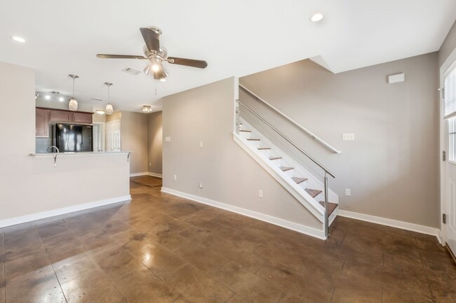 Building Photo - 3 Bedroom 2 Bathroom Lafayette Townhome fo...