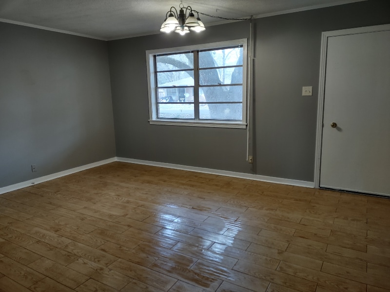 Building Photo - 310 Azalea Dr