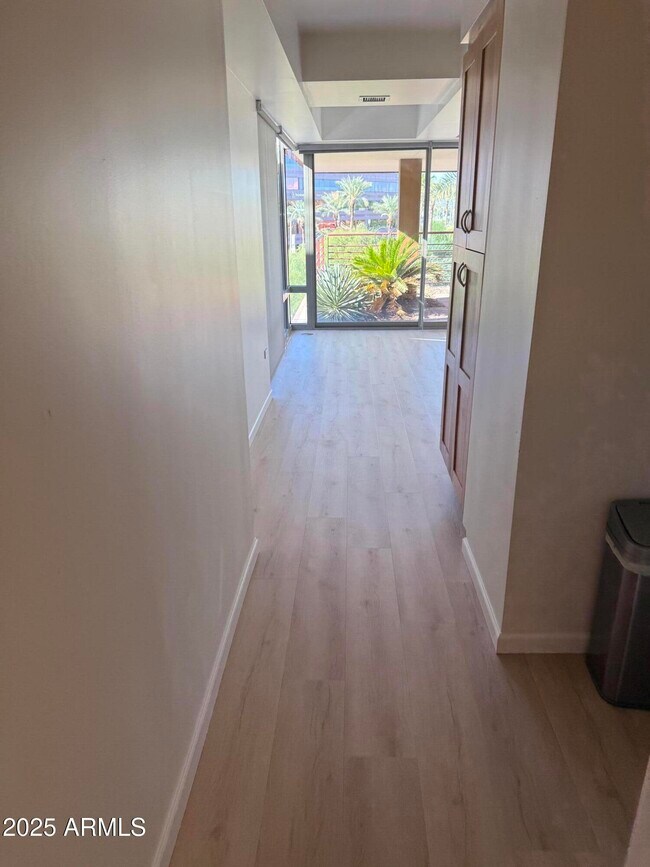 Building Photo - 7161 E Rancho Vista Dr