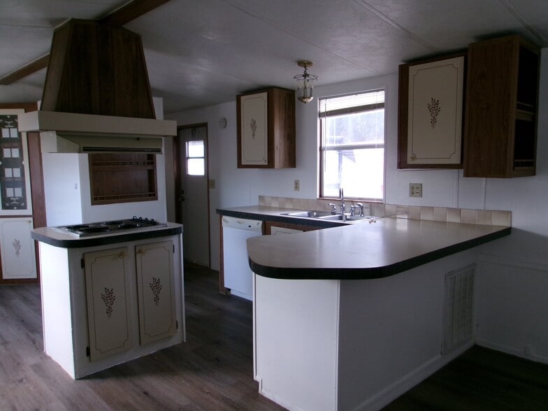 Building Photo - 4909 US-1