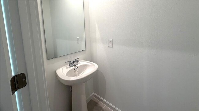 Building Photo - 2947 Camellia Flower St
