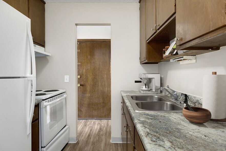 Building Photo - Garden Grove Apartments