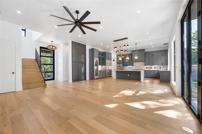 Building Photo - 2905 Westhill Dr
