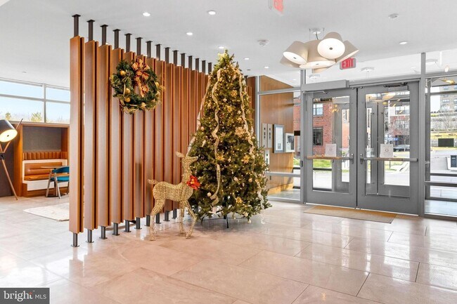 Building Photo - 145 Riverhaven Dr