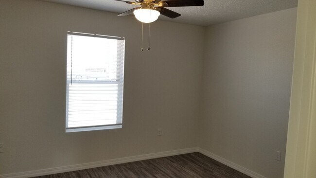 Building Photo - NEW LUXURY ONE BEDROOM APARTMENT UNFURNISHED