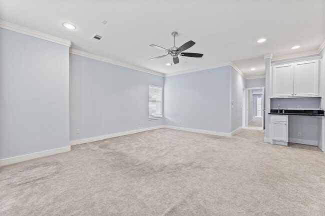 Building Photo - 4711 San Jacinto St