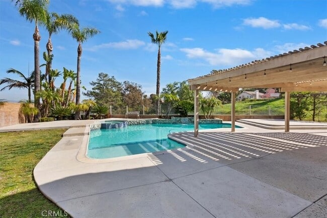 Building Photo - 2446 Cll Bienvenida