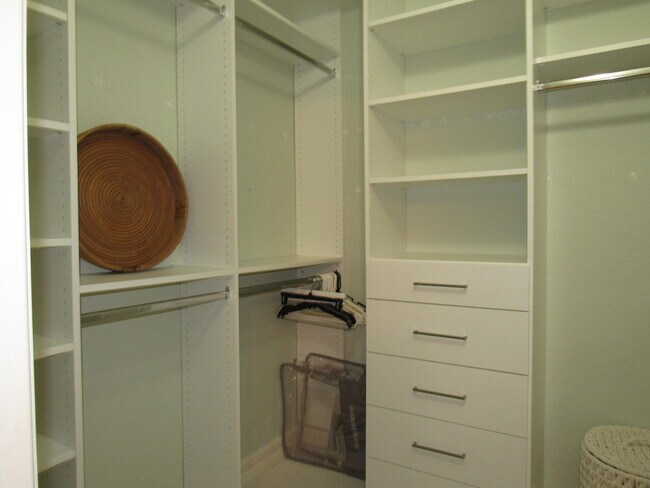 Building Photo - 48 SE Sedona Cir