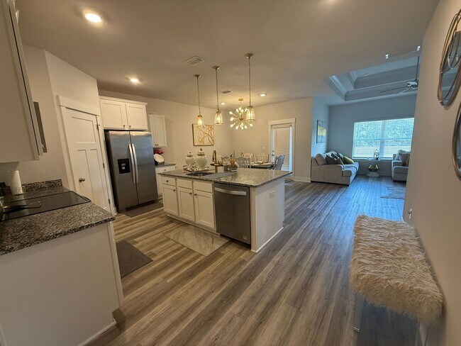 Building Photo - Pensacola - Kaheeley Ridge - 4 bedroom, 3 bathroom