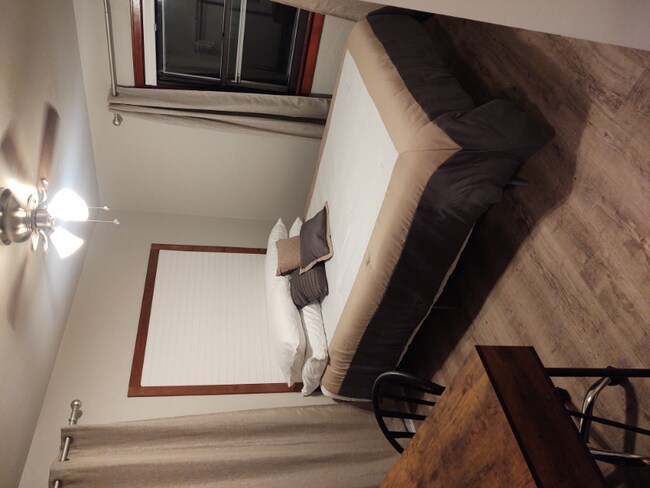 1st Floor bedroom - 2424 S Memorial Dr