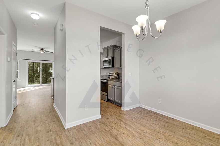 Building Photo - 206 Plumgrass Way