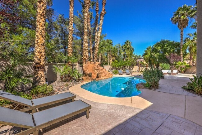 Building Photo - 249 Timber Hollow St