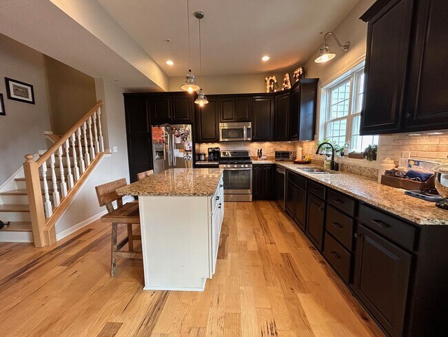Building Photo - The best of Oakmont