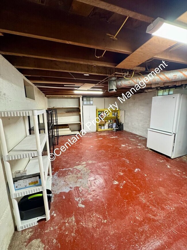 Building Photo - $500 off first months rent on 3 bed 2 bath...