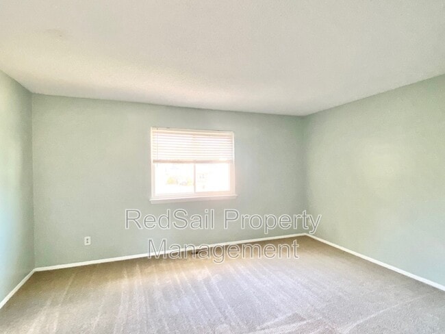 Building Photo - 3833 Foxglove Ct