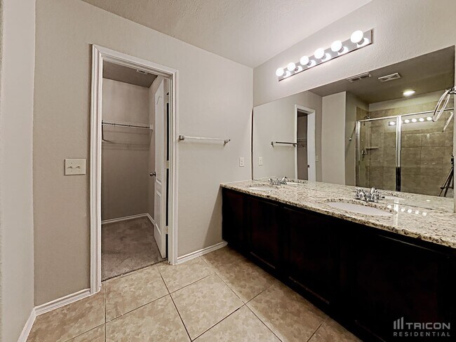 Building Photo - 3919 Amber Chase