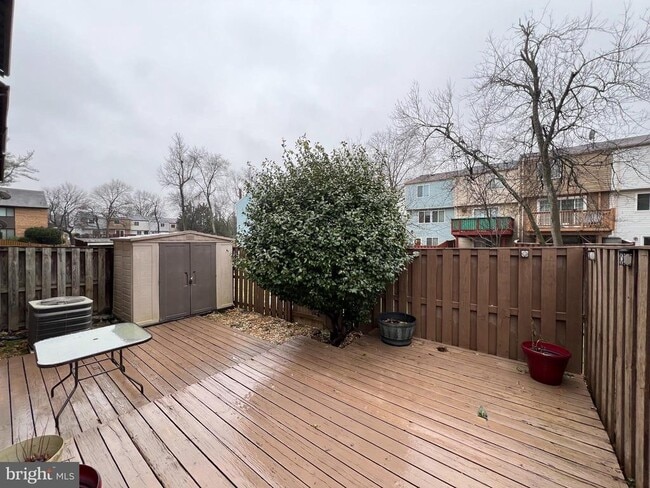 Building Photo - 5880 Whisper Way