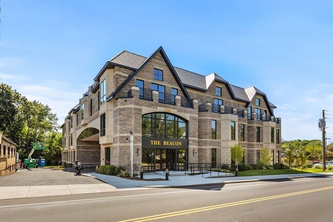 Building Photo - 1114 Beacon St