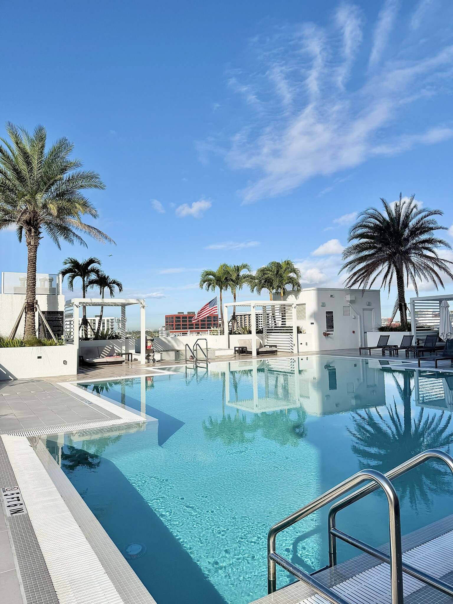 Building Photo - 2000 N Bayshore Dr