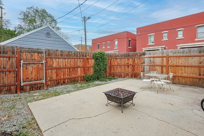 Building Photo - 722 S 700 E
