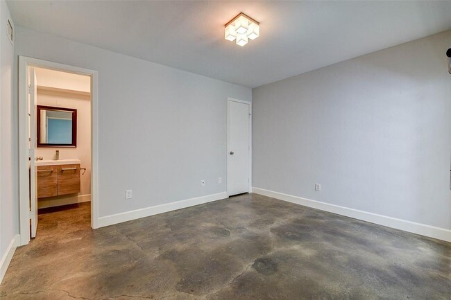 Building Photo - 704 Wendel St