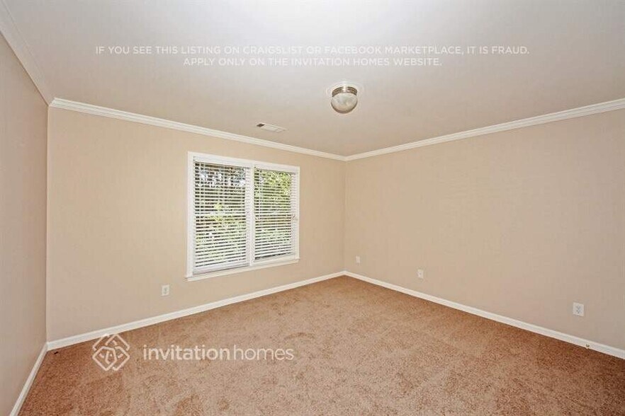 Building Photo - 1215 Mobile Way