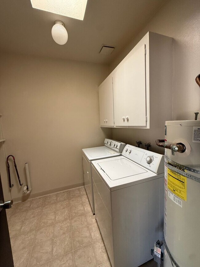 Building Photo - 3210 Trawler Pl