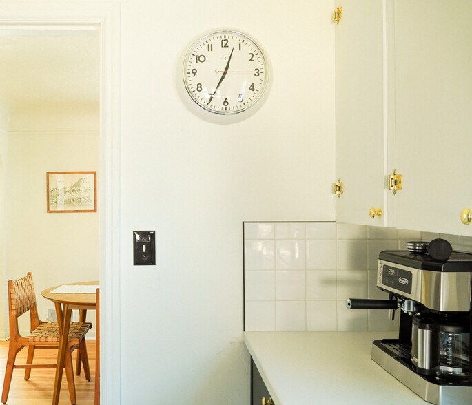 Building Photo - 4603 NE Irving St