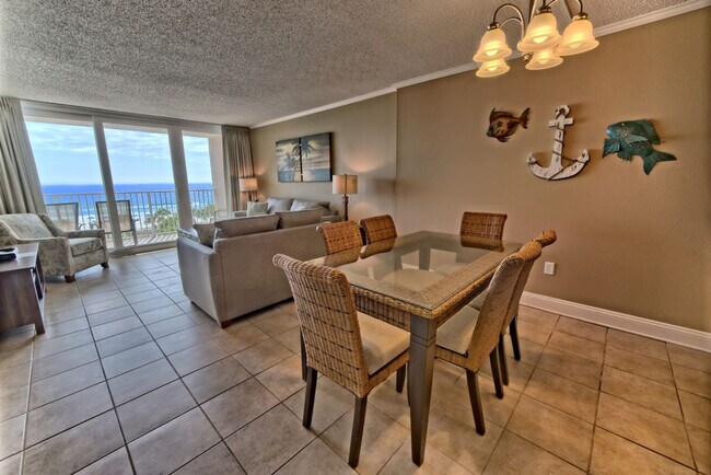 Building Photo - 7205 Thomas Dr