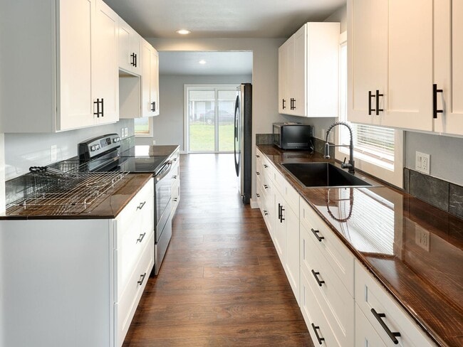 Building Photo - 11th - VPM415E-5