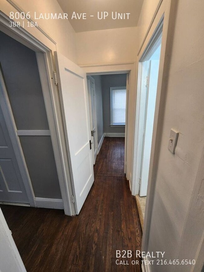 Building Photo - 8006 Laumar Ave