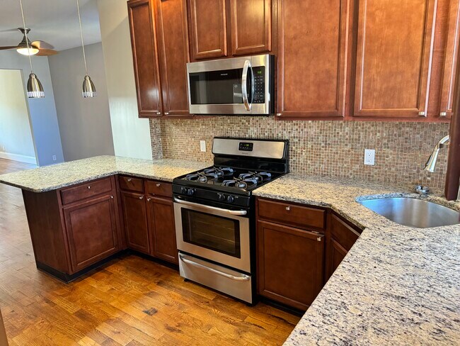 Kitchen2 - 418 Bonsal St