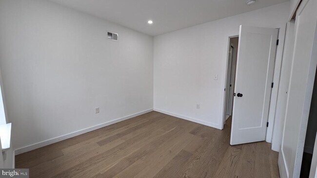 Building Photo - 2232 N Mascher St