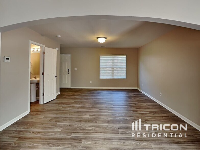 Building Photo - 4912 Magnasco Ln