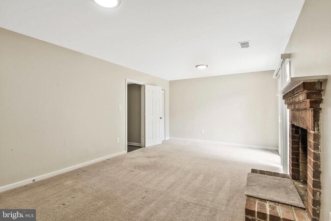 Building Photo - 10257 Friendship Ct