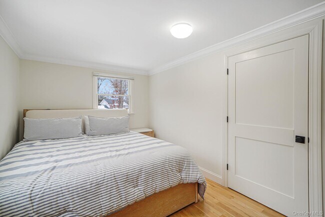 Building Photo - 19 Pine Tree Ln