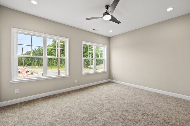 Building Photo - 7996 Humie Olive Rd