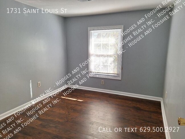 Building Photo - 1731 St Louis St