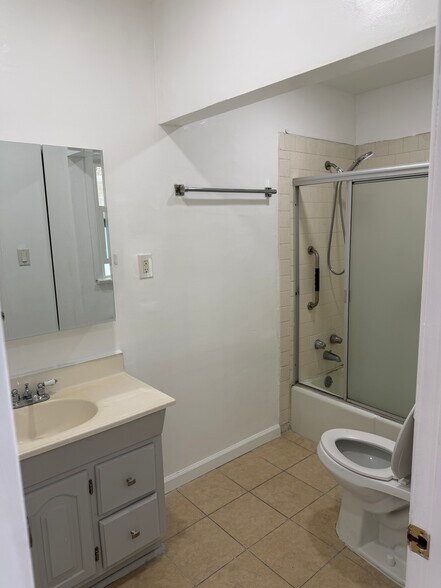 Building Photo - 229 N Belmont St