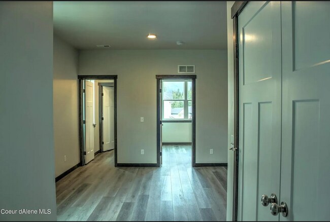 Building Photo - 33 Potlatch Loop