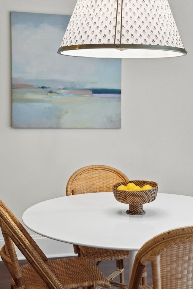 Building Photo - Fully Furnished 2BR Condo with Designer Touches in Shelmore Village