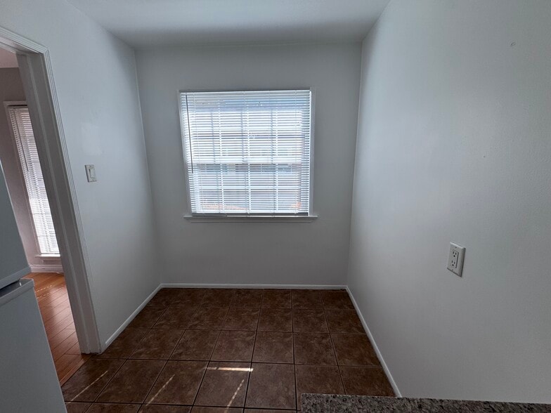 Breakfast nook - 1850 N Hollywood Way