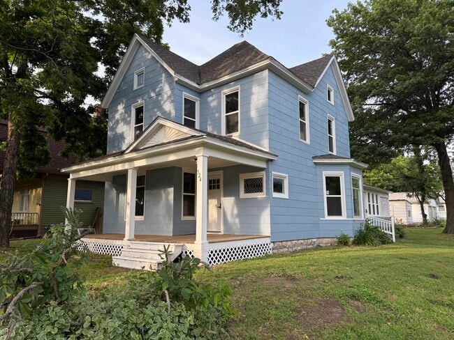 Building Photo - 524 S Evergreen Ave