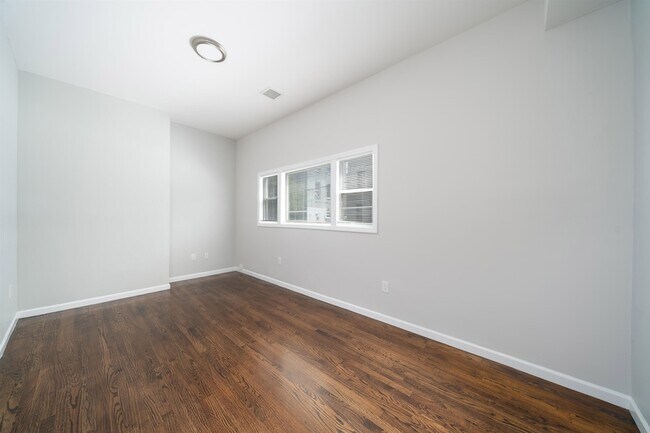 Building Photo - 408 Monastery Pl